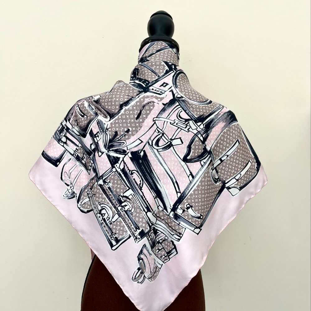 Louis Vuitton Wrap Trunks Luggage Monogram Pink Silk Scarf - Picture 14 of 15